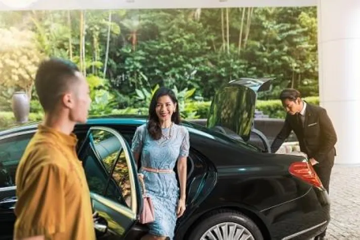 Bild: Mit Chauffeur um die Welt