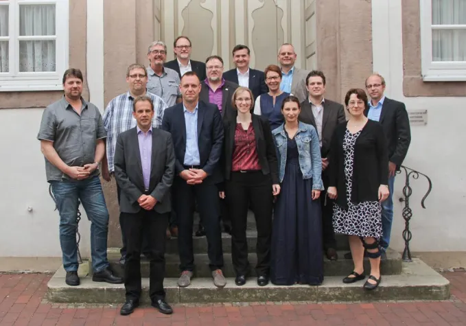 Bild: Elf Führungskräfte erhalten das HSW- Managementzertifikat