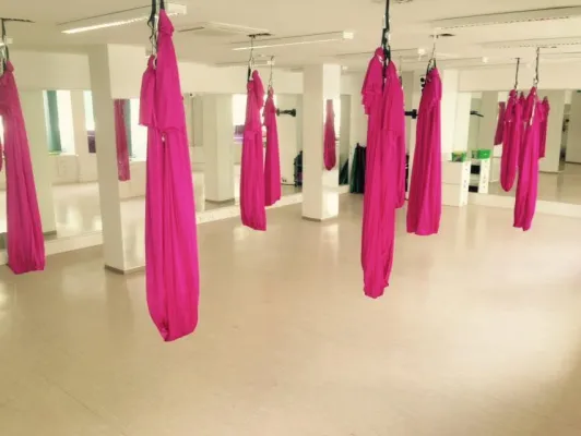 Bild: Neu bei StudioB15: Trendsportart AERIALYOGA