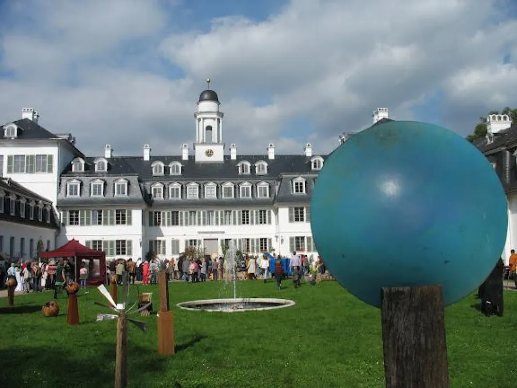 Rumpenheimer Kunsttage - Kunst an 20 Stationen rund um das Schloss