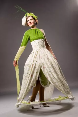 Bild: Von Blumenkleid bis Windlicht - die Dresdner Kunsthandwerkerin Janet Schlüßler im Portrait