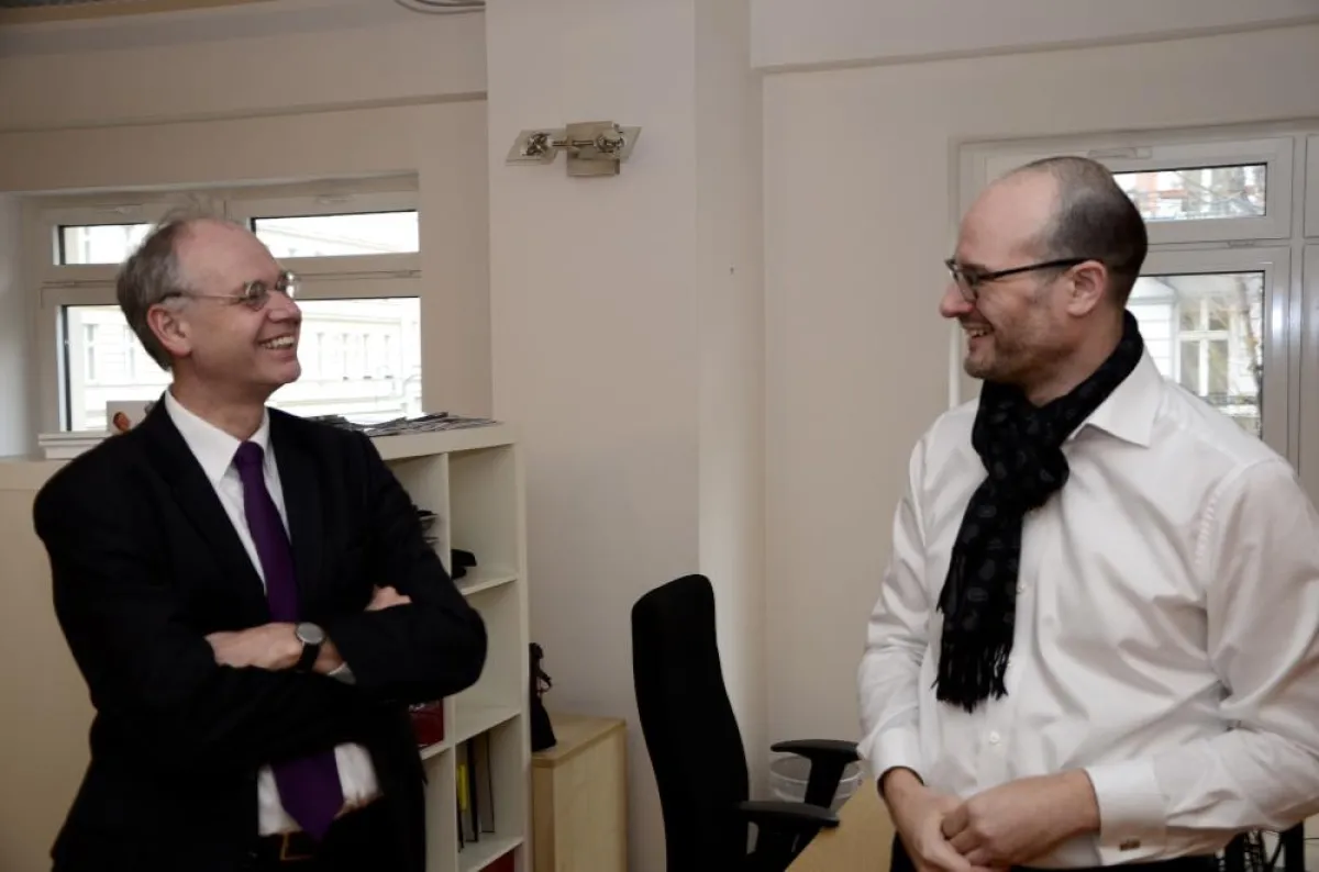 Bürgermeister M. Köhne (l.) und Geschäftsführer C. Vossel (r.)