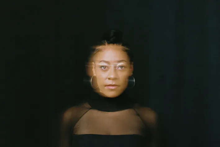 Bild: Diana Ezerex präsentiert die IDENTITY Show: Eine bewegende Performance über Identität und Akzeptanz