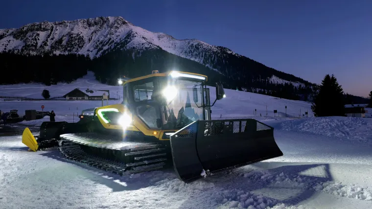 Bild: Premiere auf der Interalpin: Voll-elektrisches Pistengerät Snow Cat mit neuem Schnellladesystem