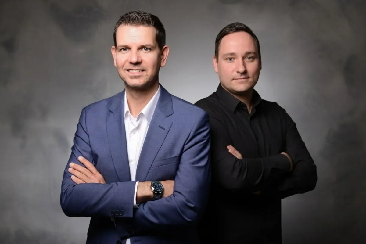 FMS Management: Dominik Paegel (CEO) und Dominik Gerhards (Head of Operations) (© FMS - Fleet Mobility Solutions GmbH)