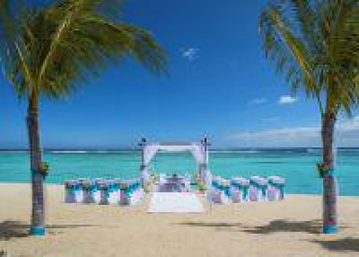 Trauung am Strand vom St. Regis Mauritius Resort