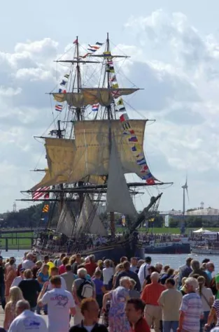 Meuterei auf der „Bounty“ während der Hanse Sail? Bild: Meuterei auf der „Bounty“ während der Hanse Sail?