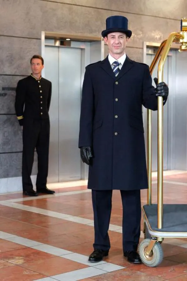 Hotelbekleidung für Doorman / (c) Alf Maron