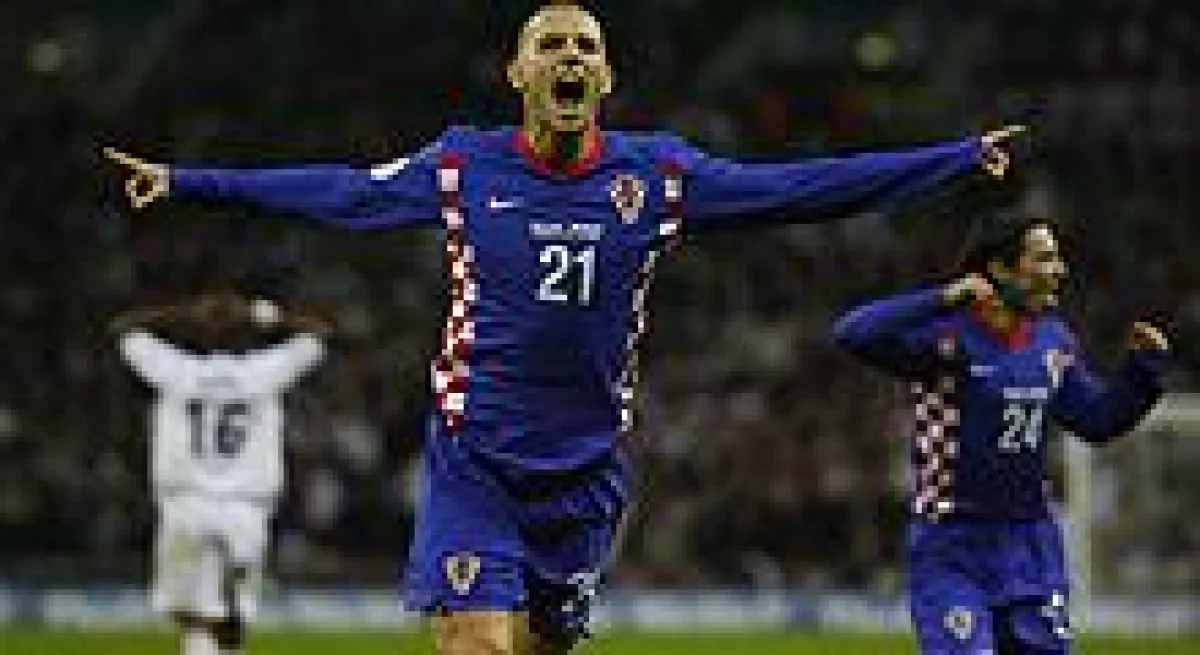 Fußball-Europameisterschaft 2008: Mladen Petric feiert seinen Siegtreffer für Kroatien im letztjährigen Spiel gegen England im Wembley-Stadion