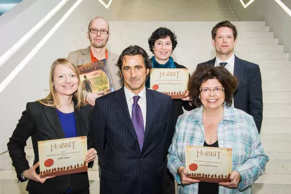 Bild: Warner Bros. Consumer Products zeichnete ausgewählte Lizenznehmer mit dem HOBBIT AWARD aus