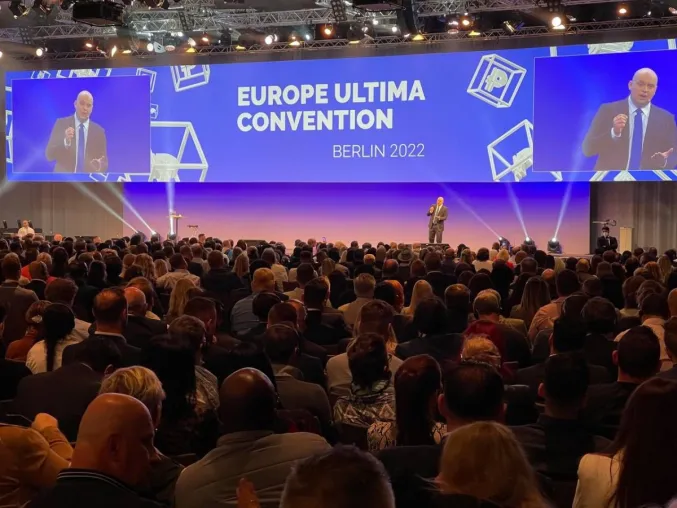 Bild: Aufgepasst und nicht versäumt: PLC Ultima ist auf dem Vormarsch
