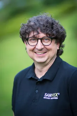 Mellex AG: Wandler zwischen den Welten Bild: Mellex AG: Wandler zwischen den Welten