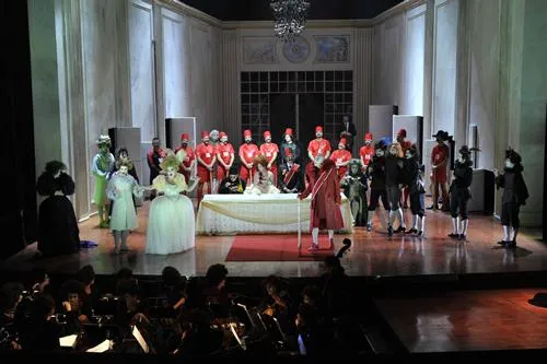 Bild: Der Bürger als Edelmann in im Nationaltheater Zagreb - Dolencic gelingt barock-aktuelle Molière-Inszenierung
