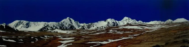 Bild: Mongolischer Altai und Seenlandschaft im Westen der Mongolei