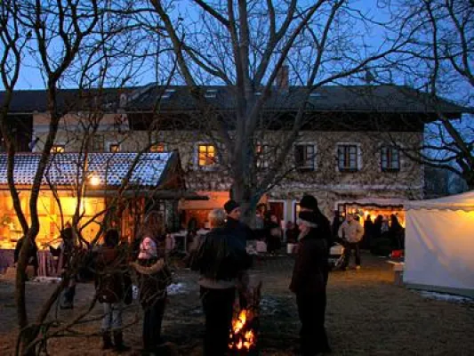 Bunt und bezaubernd: Der Weibamarkt in Bad Feilnbach Bild: Bunt und bezaubernd: Der Weibamarkt in Bad Feilnbach
