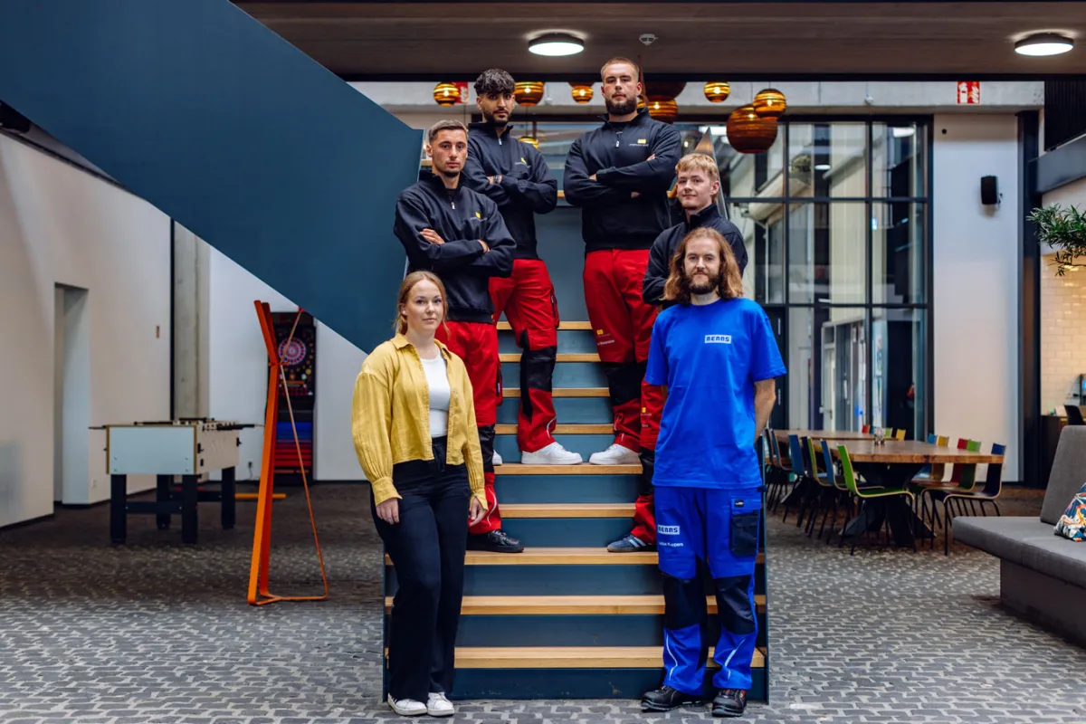 Diese sechs jungen Menschen starten ihre Ausbildung 2024 bei der Berns Gruppe.