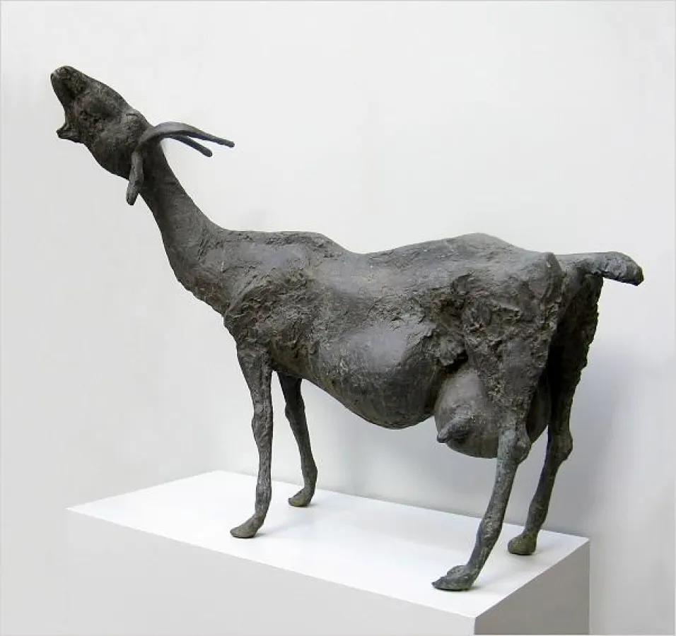 Jo Jastram: Ziege, 1993, Bronze, Höhe:107 cm, Foto: Hermann Büchner