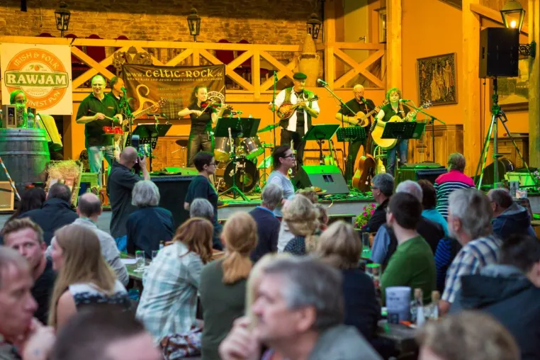 Bild: Burg Satzvey: Irische Nacht am 13. August 2022