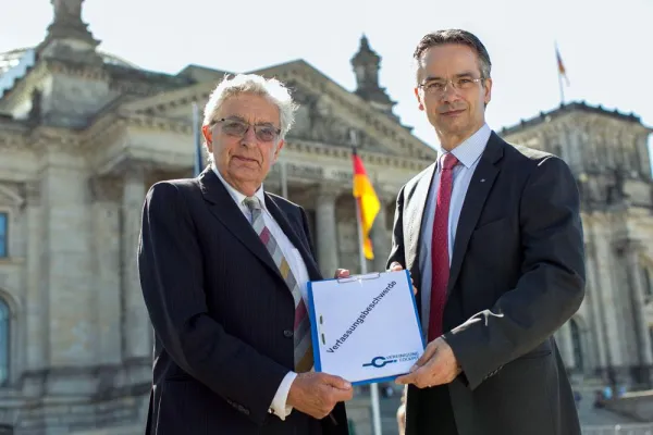 Bild: Vereinigung Cockpit klagt in Karlsruhe Baum, Reiter & Collegen vertritt die Piloten