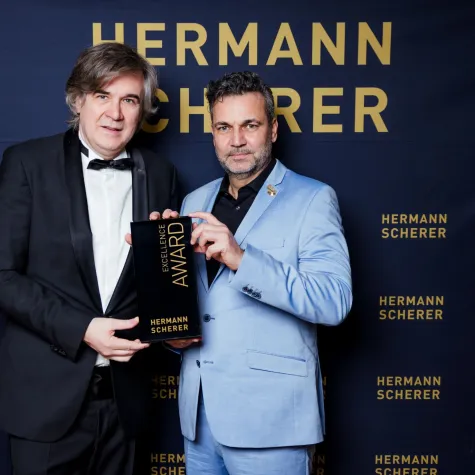 Bild: Ronny Löwe erhält Excellent Award beim 14. Internationalen Speaker Slam