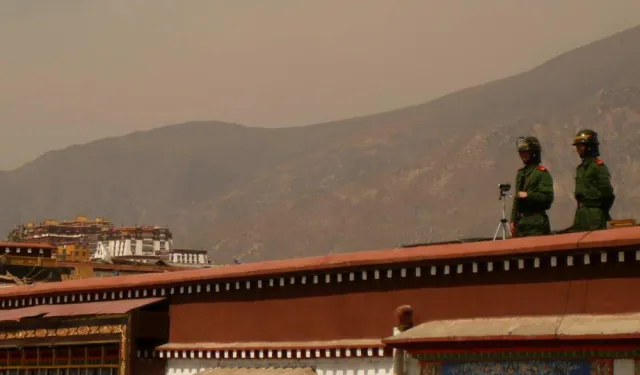 Bild: Staatliches chinesisches Fernsehen: „Die Bewohner von Lhasa sind die glücklichsten von allen“