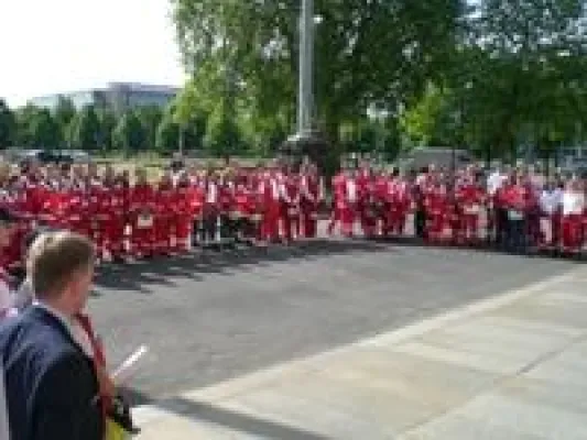 DRK-Helfer üben beim Landeswettbewerb in Dresden ihr Können und ermitteln ihren Landesbesten Bild: DRK-Helfer üben beim Landeswettbewerb in Dresden ihr Können und ermitteln ihren Landesbesten