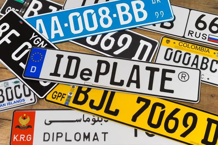 Bild: Digitalisierung am Fahrzeug: Deutsche RFID-Kennzeichen weltweit gefragt