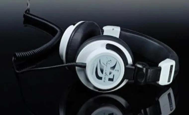 Ultrasone Signature DJ: professioneller DJ-Kopfhörer Handmade In Germany Bild: Ultrasone Signature DJ: professioneller DJ-Kopfhörer Handmade In Germany