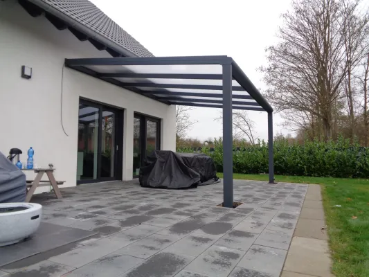 Bild: Terrassenüberdachung online kaufen: Wie gut funktioniert es in der Praxis? 