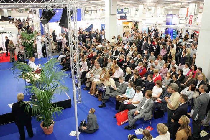 Bild: Das Fernlernen ersetzt die Fernreise