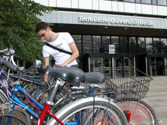 Bild: Erstmals Werbung an der Technische Universität Berlin möglich