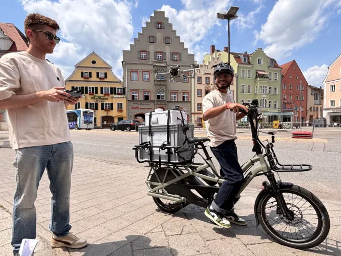Bild: Mit Drohne und Sensorbike auf der Suche nach gefährlichen Verkehrssituationen