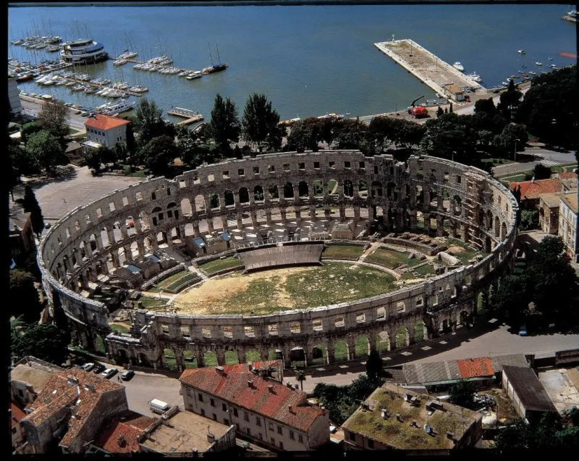 Neue Destination im Sommerflugplan 2009 der InterSky: die kroatische Hafenstadt Pula. (Copyright: Kroatische Zentrale für Tourismus, Abdruck honorarfrei)