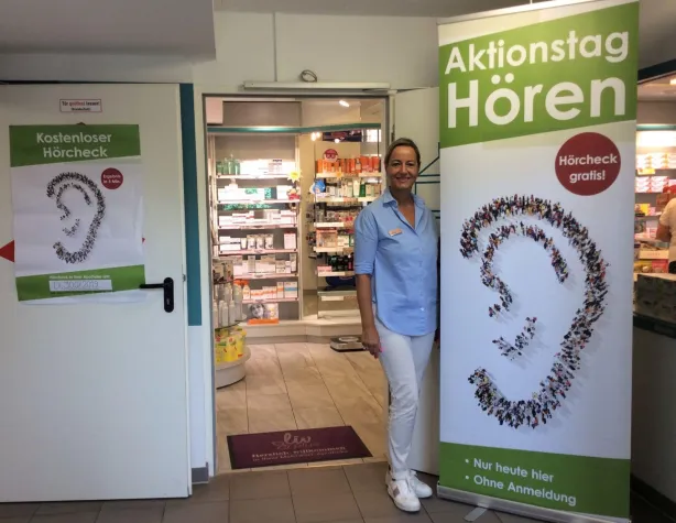 Bild: Tag der Hör-Gesundheit für gutes Hören: Interton Apotheken Aktion unterstützt lokale Hörakustiker