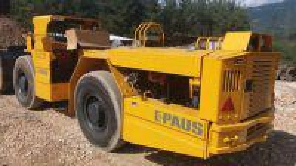 Frontlader auf der Zinkmine von Pasinex; Foto: Pasinex Resources
