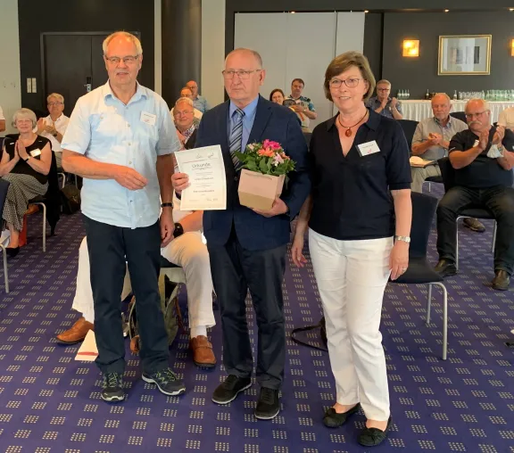 DVG für Bundestagswahlkampf gerüstet - Mitglieder bestätigen Forderungskatalog Bild: DVG für Bundestagswahlkampf gerüstet - Mitglieder bestätigen Forderungskatalog