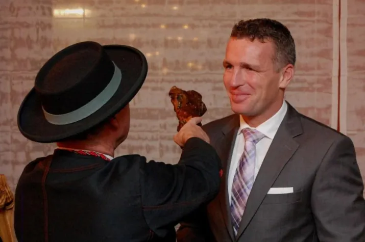 Bild: Mercure Hoteldirektor Daniel Braun ein Compagnon du Beaujolais