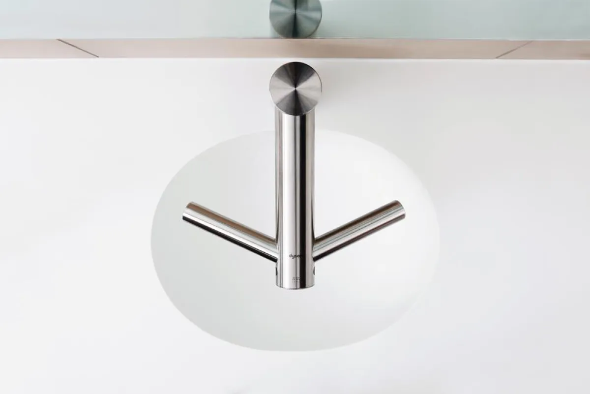 Die Dyson Airblade Tap Armatur erhält das DVWG-Zertifikat. Foto: © Dyson