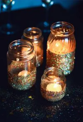 Bild: Glitzer-Kerzengläser zum Selbermachen