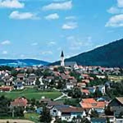 Bild: Steinmetzkunst im Granitzentrum in Bayern