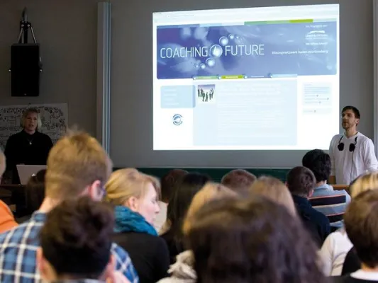 Bild: COACHING4FUTURE hilft beim Sprung auf die Karriereleiter