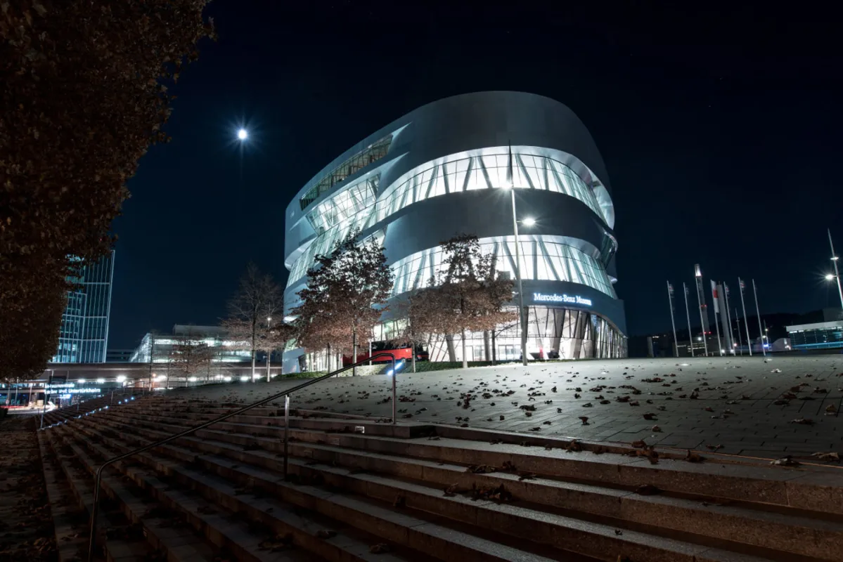 Mercedes-Benz Museum GmbH: Außenaufnahmen Museum - Abend und Nacht - 11/18 (© © Daimler AG)