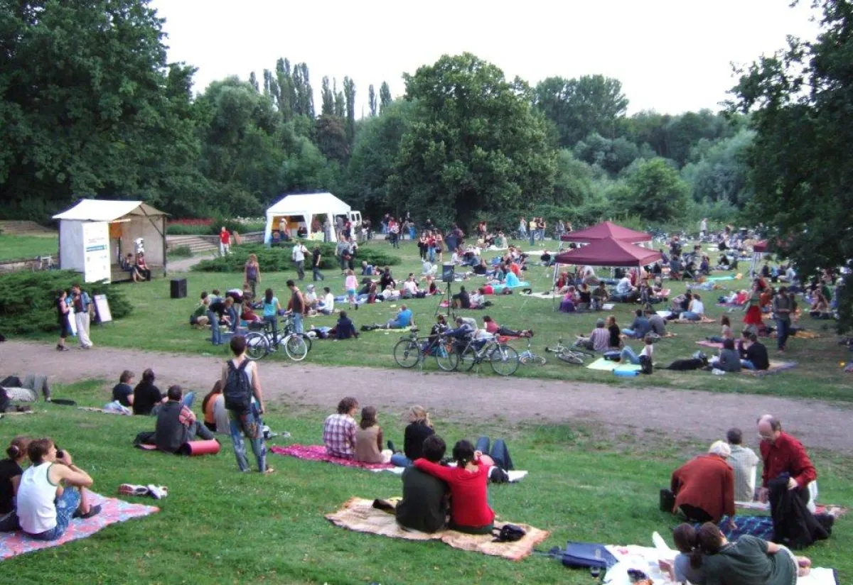 Besucher des Hörspielsommer Open-Air Festivals 2005