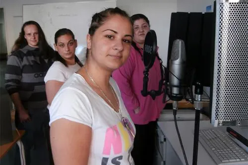 Rap Workshop im Frauenvollzug der JVA Frankfurt III begeistert alle Beteiligten Bild: Rap Workshop im Frauenvollzug der JVA Frankfurt III begeistert alle Beteiligten
