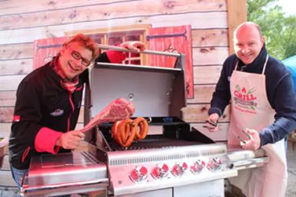 Bild: Das Feuer ist entfacht: Erste Grillakademie Magdeburgs eröffnet