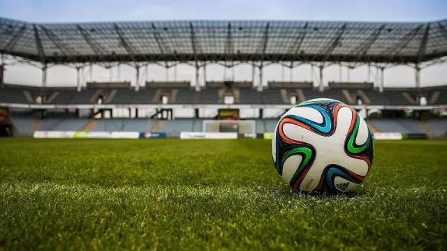 Bild: Kindern die Fußball-Weltmeisterschaft erklären: grosseltern.de liefert Antworten auf die wichtigsten Fragen