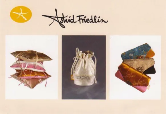 Bild: Astrid Friedlin Accessoires zeigt Ringkissen und Handtaschen für die Braut bei honeymoon - Die Hochzeitsmesse