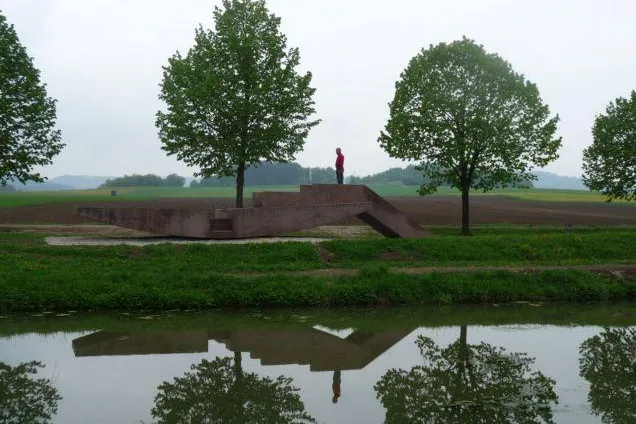 Bild: Eröffnung der begehbaren Skulptur am Ludwigskanal von Claus Bury