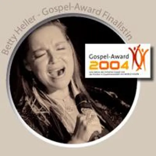 Bild: Gospel Award Finalistin Betty Heller singt zur Trauerfeier