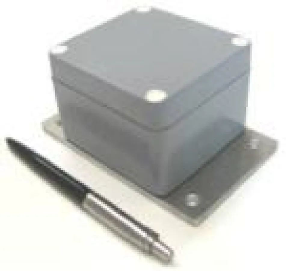 Ortungsgerät in schlagfestem Gehäuse